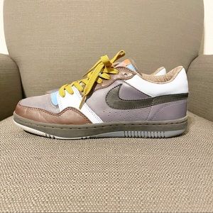 Nike Court Force Low Sneakers